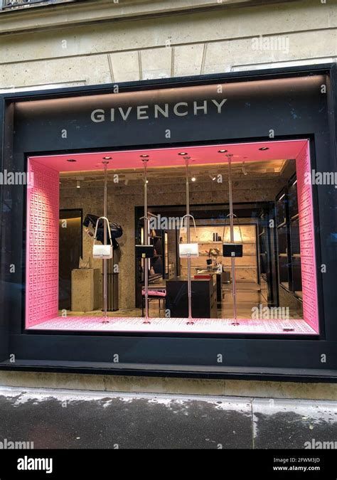 boutique givenchy paris